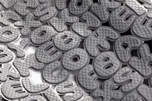 Csúszásgátló kádba, betű mintás szürke