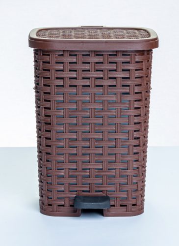 * Pedálos szemetes rattan hatású 12 l Barna