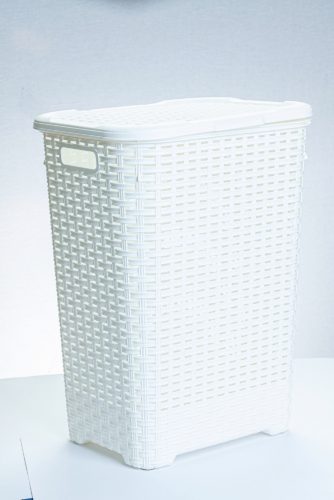 * Szennyestartó rattan hatású 60L fehér
