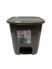 * Szemetes pedálos 7.5L barna