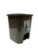 * Szemetes pedálos 7.5L barna