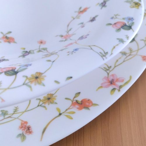 20 részes szögletes opál étkészlet apró virágos