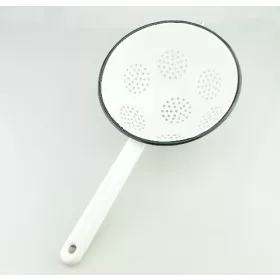 SZŰRŐ FEHÉR ZOMÁNC NYELES 18 CM