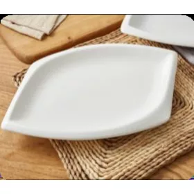 TÁNYÉR PORCELÁN KÜLÖNLEGES FORMÁJÚ 28CM