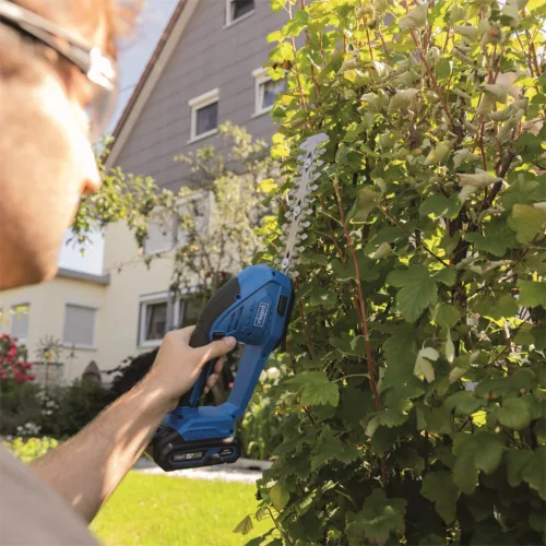 Scheppach C-HTGS200-X akkus fű- és sövényvágó olló IXES 20 V (akku és töltő nélkül)