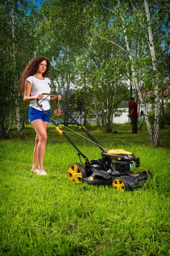 Riwall PRO RPM 5135 önjáró benzinmotoros multifunkciós fűnyíró 4 az 1-ben