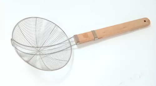 Szűrőkanál nagy fa nyéllel 50cm