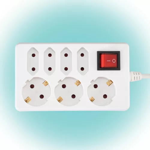 Home NV 17/WH hálózati elosztó, 1,5 m, H05VV-F 3G1,0 mm2 kábel, kapcsolós, IP20 kivitel, 3 védőérintkezős és 4 euro aljzat, max. 3500W, 